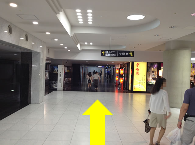JR京都駅地下中央口から1番目に近いコインロッカーへの道順04