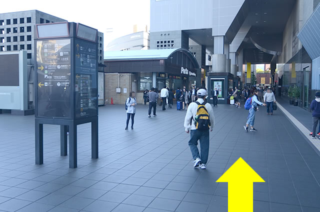 JR京都駅中央口から地下鉄のりばへの行き方道順03