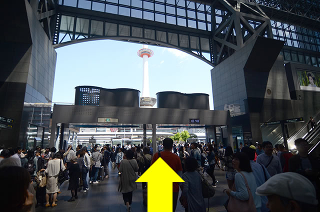 从京都站到天然温泉花萤之汤JR京都駅から天然温泉 花蛍の湯 京都站前天然温泉酒店多米的走法01