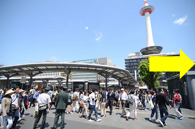 JR京都駅のタクシー乗り場への行き方（中央口より）
