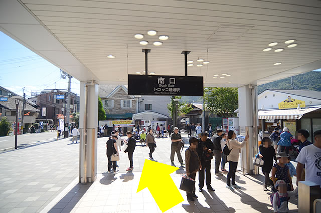JR嵯峨嵐山駅から嵐山への道順03