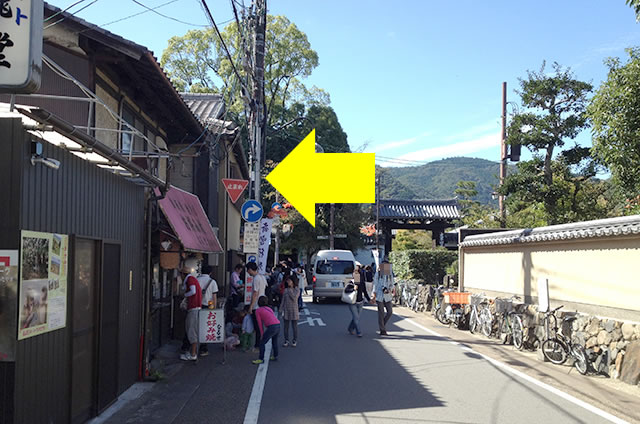 JR嵯峨嵐山駅から嵐山への道順10