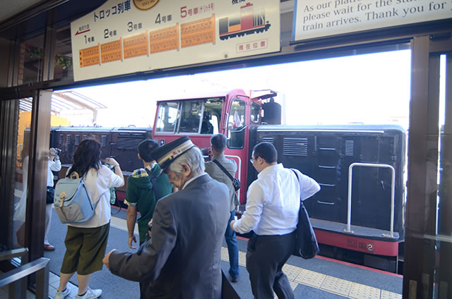 JR嵯峨嵐山駅からトロッコ嵯峨駅までの行き方道順03