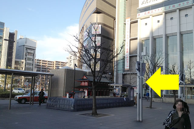 JR京都駅から天然温泉 花蛍の湯 ドーミーインPREMIUM京都駅前への最速アクセス行き方道順05