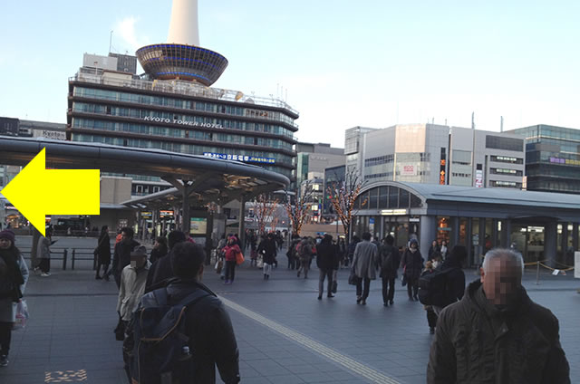 京都駅直結の京都らしいランチ・京料理「萬重」への写真付行き方道順02