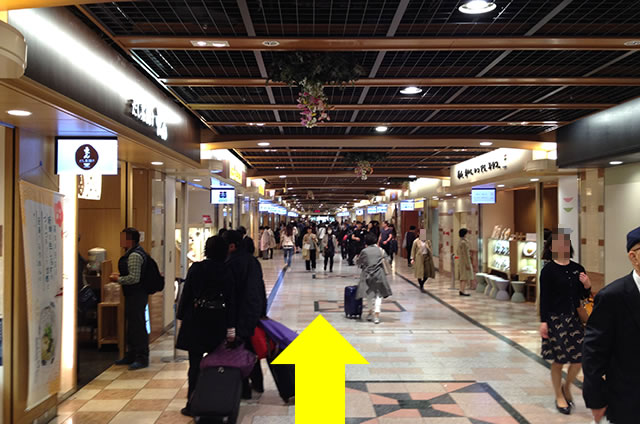 京都駅直結の京都らしいランチ・京料理「萬重」への写真付行き方道順10